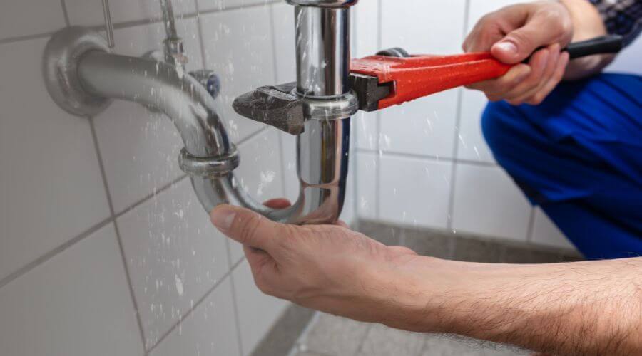 Expert burst pipe repair services in Salem, FL
